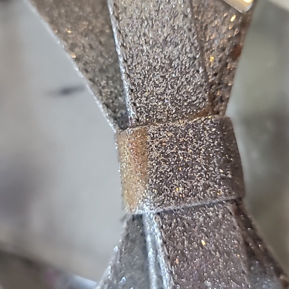 Guess Gold Glitter Bow Strappy Wedge Sandal Size 9M - Picture 4 of 5